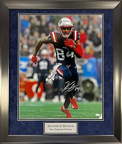 Kendrick Bourne Autogramot Fotó Fut 23×27 New England Kép Hitelesítés - Dedikált NFL-Fotók